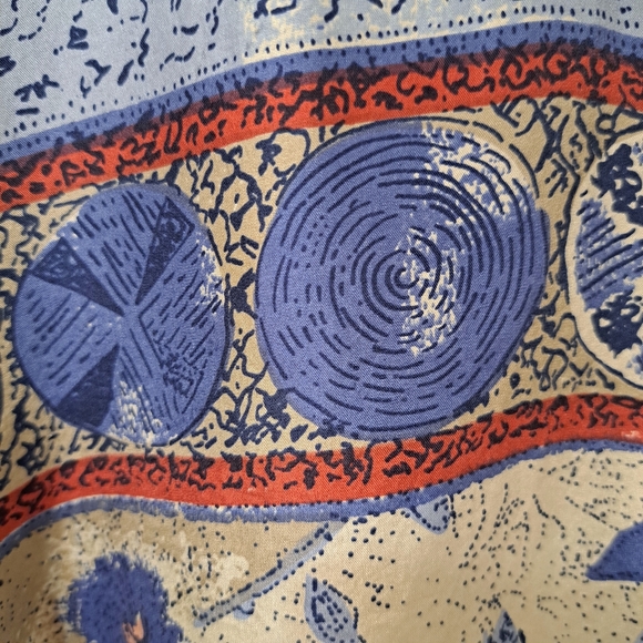 Vintage 100% Silk Rare Find - Picture 7 of 11